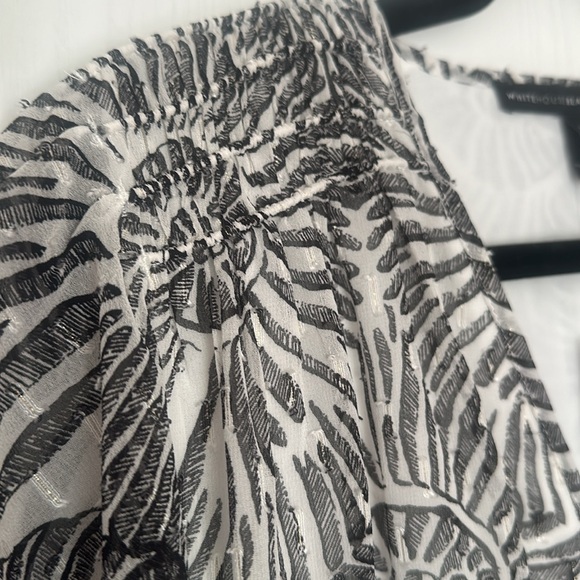 White House Black Market black & White Blouse - Picture 4 of 7